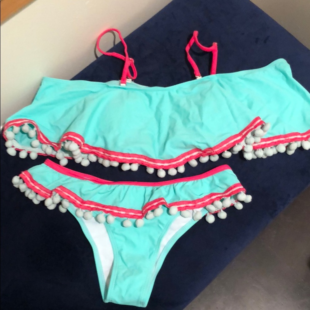 Off the shoulder bikini